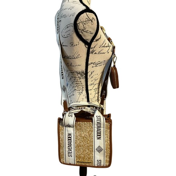 Steve Madden Cognac BWEBBER Straw Satchel Hand Bag Tik Tok Crossbody Bag NWT - Picture 3 of 16